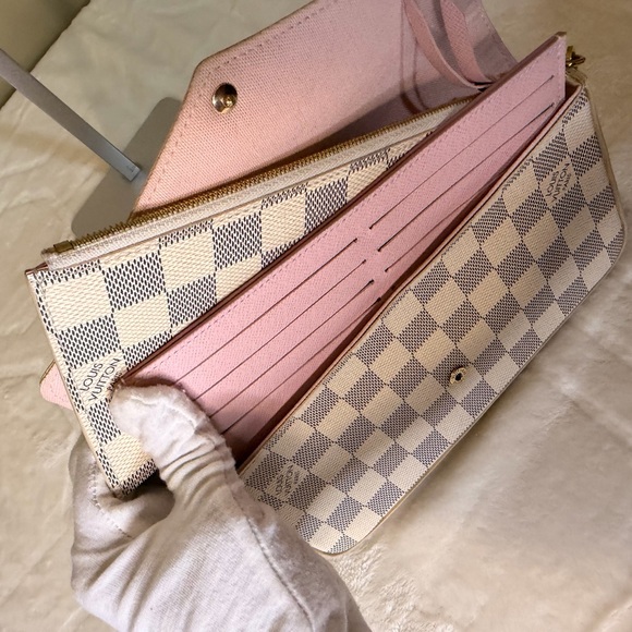 Louis Vuitton Pochette Félicie in Damier Azur canvas. - Picture 10 of 16